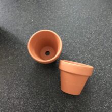 Mini terracotta bloempotje